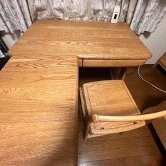 木製の勉強机