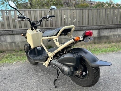 ☆ズーマー50.低燃費4スト！バッテリー・エアクリーナー・シートなどなど新品交換^_^キャブレーターオーバーホールで快調！50cc原付スクーター☆ ☆ズーマー50.低燃費4スト！バッテリー・エアクリーナー・シートなど