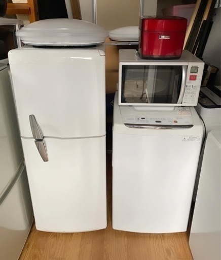 冷蔵庫、洗濯機、電子レンジ、炊飯器、ライト