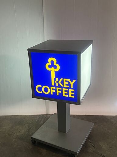 KEY COFFEE キーコーヒー　電光置き看板　自動回転式　２面はロゴ印刷、残り２面は無地　　お近くなら無料配達いたします