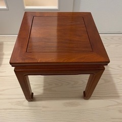 木製　小さいテーブル
