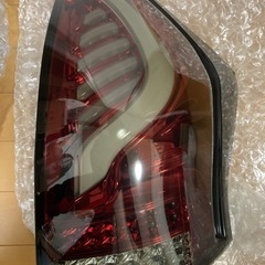 [中古]プリウスα LEDテールランプ　TOM\'S ヴァレンティ