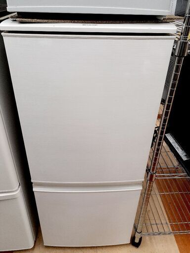 半額】 SHARP 2ドア冷蔵庫 137L SJ-D14C-W 2017年製 中古品 冷蔵庫