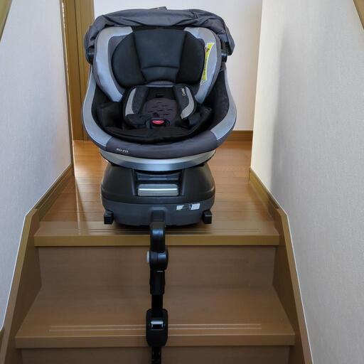 Combiネムール　チャイルドシート　ISOFIX