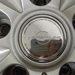 スタッドレスタイヤ 215:60:16