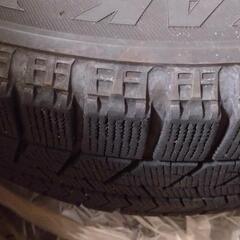 スタッドレスタイヤ 215:60:16