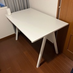IKEA テーブル・TROTTEN
