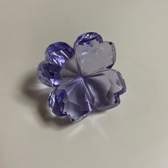 クローバーの置き物 紫 