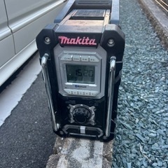 マキタ　充電式ラジオ　MR108