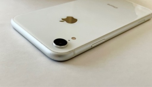 iPhone XR テンアール　ホワイト 64 GB docomo SIMロック解除済】docomo iPhoneXR A2106 (MT0J2J/A) 128GB ホワイト