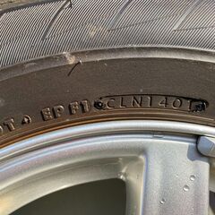 冬タイヤ付きホイル4本セット 215/60/R16