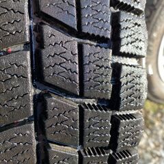 冬タイヤ付きホイル4本セット 215/60/R16