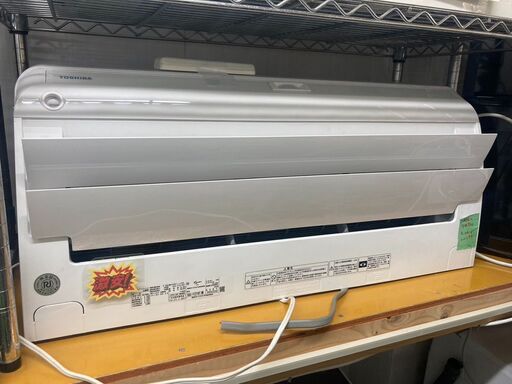 ☆中古￥19,800！【店長おすすめ！】TOSHIBA　6～8畳2.2kwルームエアコン　家電　2019年製　RAS-F221RT(W)型　【BK076】