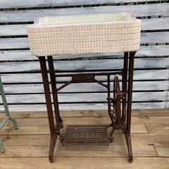 昭和レトロ　タイルシンクＳサイズ　ガーデニングシンク　ミシン脚付