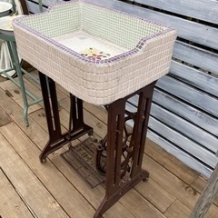 昭和レトロ　タイルシンクＳサイズ　ガーデニングシンク　ミシン脚付