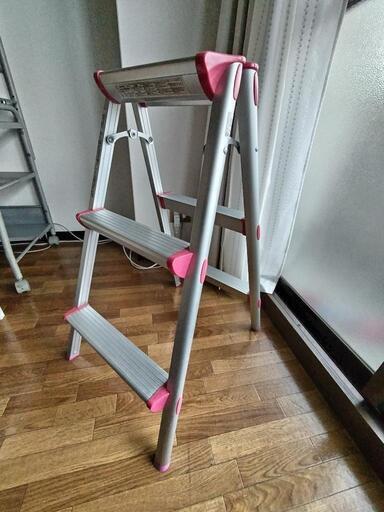 アルミ製脚立（2つ折りタイプ）