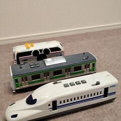 男の子のおもちゃ　電車　新幹線　バス