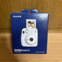 チェキカメラ　instax mini11 新品