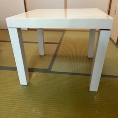 IKEA正方形テーブル白