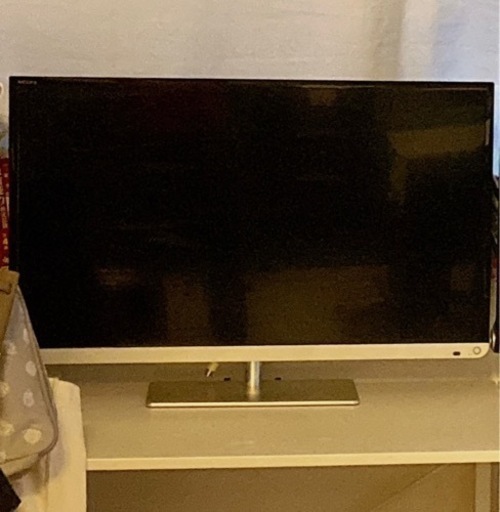 液晶テレビ　東芝32型　アンテナコード付