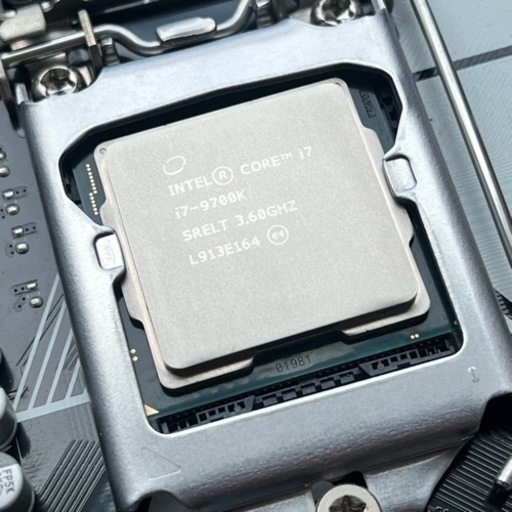 値下げ！Intel Core i7 9700K