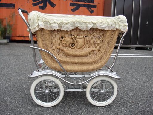 引き取りのみ！桃太郎号乳母車　アンティーク　ラタン　レトロ 引き取りのみ！桃太郎号乳母車 アンティーク ラタン レトロ