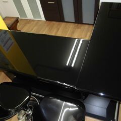 R486 大人気 黒 バーカウンターテーブル2点セット、3脚椅子付け、Used 