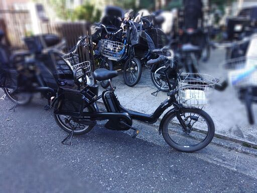 204土日もお子様と土足のまま、いろいろなタイプの電動自転車のご試乗可能です。  ️２０インチ、３人乗り、２人乗り、１人乗り、電動アシスト自転車  電動自転車・リサイクル専門店　　ご試乗をしてから、ご購入できます。  安心の無料保証；点検サービス付きバカ良心的な中古電動自転車屋です。  バカ良心的な電動自転車屋です。ブリヂストン、ヤマハ共同生産モデル。  バッテリーは、新品の９０％以上の性能を保持してコンディション良好です。  １回の充電で３０ｋｍ以上の走行