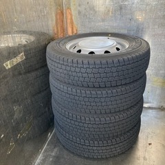 今年購入の、スタッドレスタイヤ(ホイール付き)