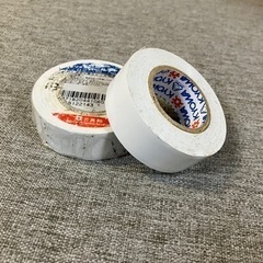 ビニールテープ　白　２本(一つは未使用)