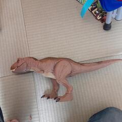 ジェラシックワールド　大きな恐竜おもちゃ