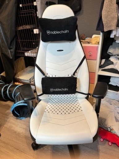 Noblechairs ICONホワイト