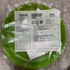 IKEA プラスチック　皿　丸　子供用