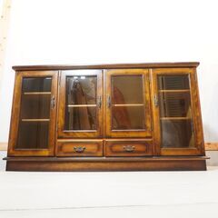 Karimoku(カリモク家具)の人気シリーズCOLONIAL(コロニアル)のHC5307NKサイドボードです。アメリカンカントリースタイルのクラシカルなリビングボードはお部屋を上品な空間に♪DJ557