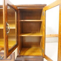 Karimoku(カリモク家具)の人気シリーズCOLONIAL(コロニアル)のHC5307NKサイドボードです。アメリカンカントリースタイルのクラシカルなリビングボードはお部屋を上品な空間に♪DJ557