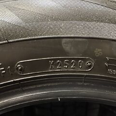 DUNLOP WINTER MAXX WM02 215/60R16 16インチ スタッドレス 4本 20年製 バリ溝 エスティマ マークX ヴェゼル等　(VTN912) クレジットカード QRコード決済可能
