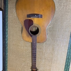 ヤマハ　アコースティックギター　FG–200