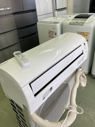 【リサイクルショップ　ピカソ　小松原】2022年製 ダイキン(DAIKIN) 冷房2.2kW 6畳用ルームエアコン　Eシリーズ S22ZTES★5671★