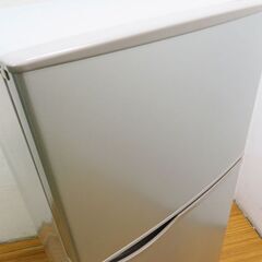 京都市内方面配達設置無料 SHARP キャスター付き冷蔵庫 118L KL03