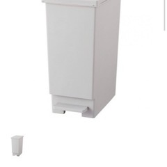 ライトグレーのシンプルなゴミ箱（45L）