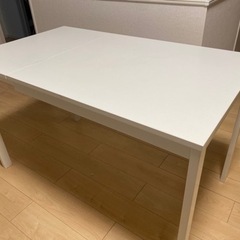 IKEA テーブル　大きさ調節可能