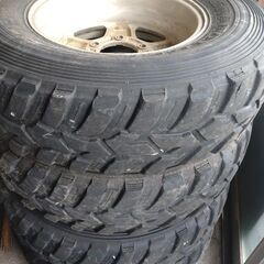 グラントレックMT2 235/85R16　ジムニーなどに