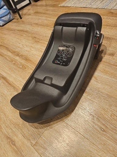 サイベックス　ベース　ワン　cybex base one