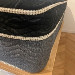 シモンズセミダブルマットレス/無印ベッドフレーム