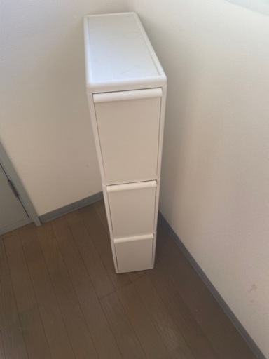【決まりました】ニトリ 引き出し型のゴミ箱3段、裁縫セット