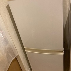 【ネット決済・配送可】冷蔵庫　送料込み　137L 2015年　左...