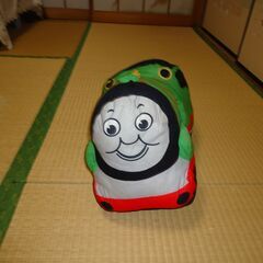 トーマスのクッション型ぬいぐるみです