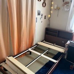 シングル　ベッド　🛏️ + ベッドマット＋ベッドシット　5000円