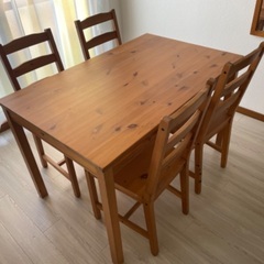 IKEAダイニングテーブルと椅子(4脚)