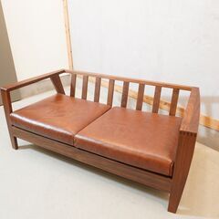 SHIGIYAMA(シギヤマ)より岩倉榮利デザインのGREENシリーズ ROSEMARY(ローズマリー)ソファ。ウォールナット無垢材を使用した本革2人掛けソファは和モダンや北欧スタイルに！DK115
